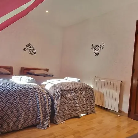 Un Moment De Partage Au Gabizos. Geu